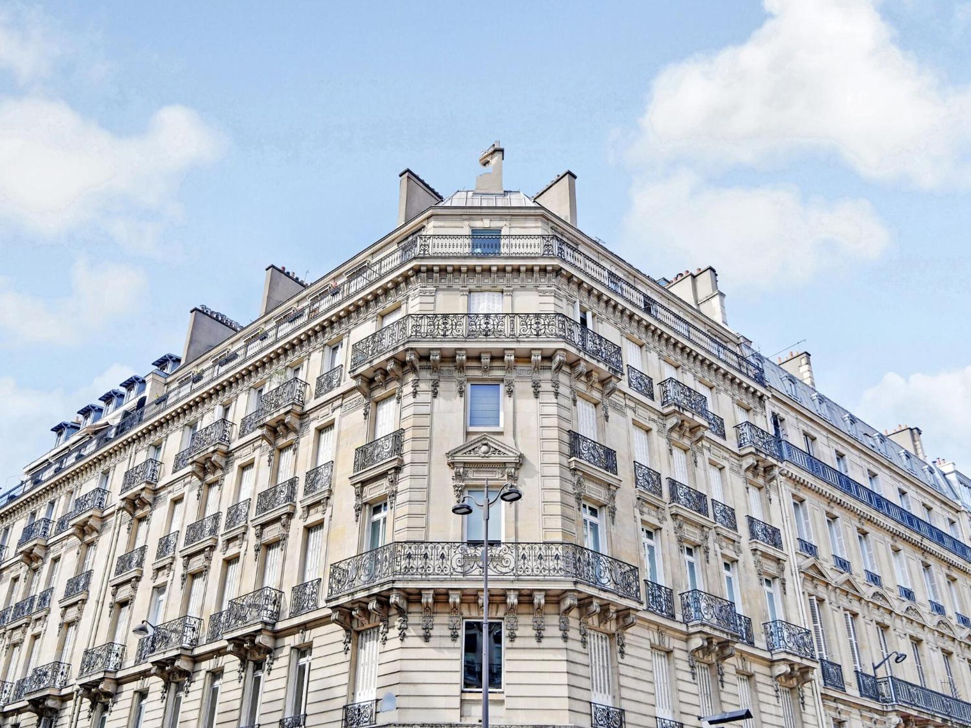 Modern - Arc De Triomphe - Mobility Lease *
